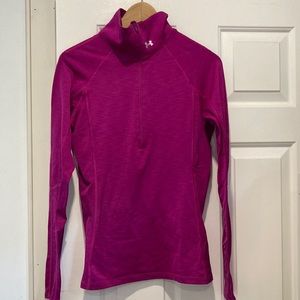 Under armor 1/4 zip thermal. Fushia color. M